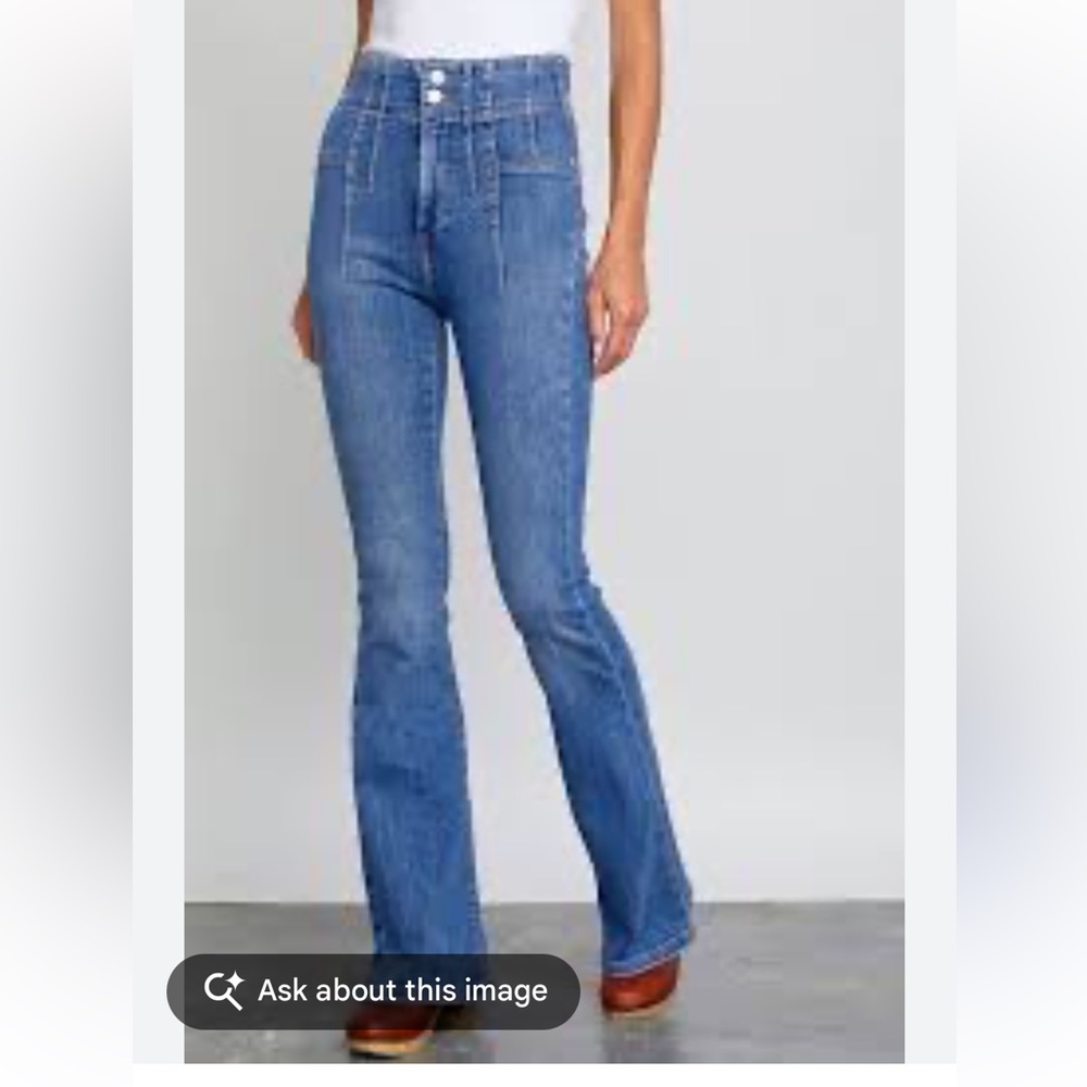 We The Free Flare Jeans in Medium blue was size 28 EUC